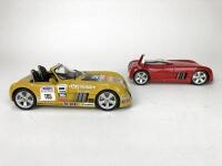 ELFIN: Pair of 1:18 scale Elfin MS-8 Streamliners produced by Classic Carlectables. (NB description) - 4