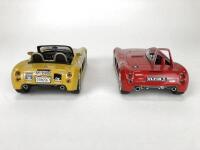 ELFIN: Pair of 1:18 scale Elfin MS-8 Streamliners produced by Classic Carlectables. (NB description) - 5