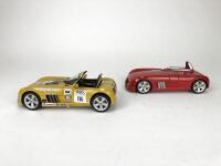 ELFIN: Pair of 1:18 scale Elfin MS-8 Streamliners produced by Classic Carlectables. (NB description) - 6