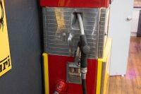 SHELL: A c1970s Wayne 605 petrol pump in Shell Livery with later plastic globe - 6