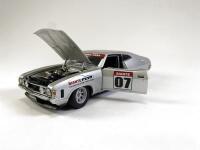 FORD:1:18 scale Ford Falcon racing cars produced by AutoArt. (NB description) - 5