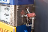 GOLDEN FLEECE: A c1970s Wayne 605 petrol pump in Golden Fleece livery, with later plastic ram, 190cm high - 4