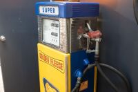GOLDEN FLEECE: A c1970s Wayne 605 petrol pump in Golden Fleece livery, with later plastic ram, 190cm high - 5