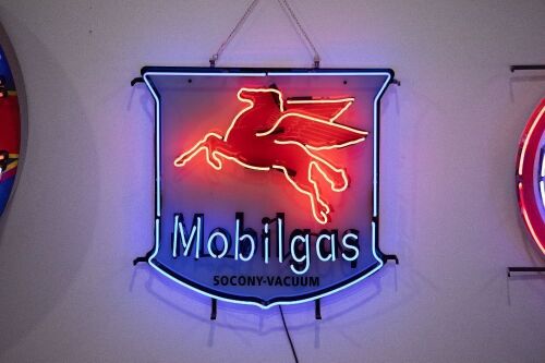 MOBIL: A modern Mobil 'Mobilgas' neon sign, approx. 55cm high, 62cm wide