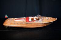 RIVA: A fine model Riva Aquarama model boat, 85cm long - 2
