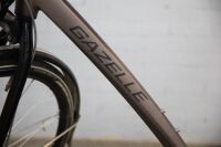 BICYCLE: A Gazelle (Netherlands) Chamonix bicycle, features aluminium frame, internal Shimano gear hub & disc brakes - 3