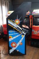 ASTEROIDS: A c1979 Atari Asteroids machine in dedicated cabinet, working order - 4