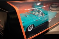 FORD: A Road Signature 1:18 scale 1955 Ford Thunderbird (#92068) model in original box - 2