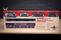 TRAIN SET: A Lemax c1998 Village Train & Straight Tracks Set in original box