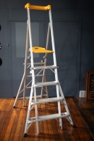 LADDER: A Gorilla Industrial heavy duty platform ladder, 150Kg load capacity, model No.RPL0508-1