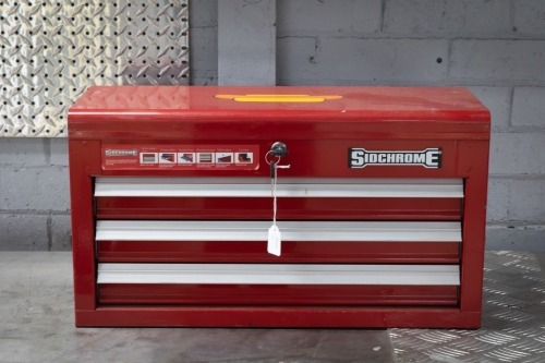 SIDCHROME: A Sidchrome three drawer lockable tool chest, (product No.SCMT50233), 33cm high, 60cm wide, 25cm deep