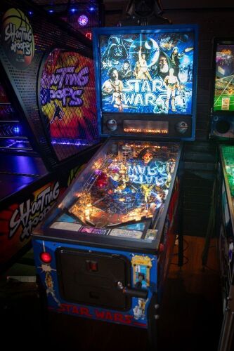 STAR WARS: A c1992 Star Wars pinball machine, made by Data East, working order (Note Description)