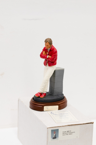 VILLENEUVE: A 1:9 scale limited edition (521/5000) cold cast porcelain resin figure of Gilles Villeneuve sculpted by Paul Szeiler for Endurance Ltd, on wooden base with engraved plaque, NIB and accompanied by a COA from The Art of Sport, 22cm high [Locati