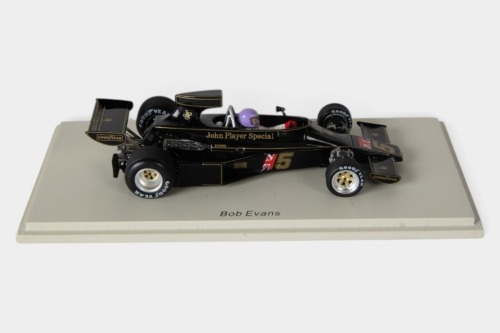 LOTUS: A Spark 1:43 scale 1976 Lotus 77 car #5 (S2134) as driven by Bob Evans in perspex case [Location: Melbourne]
