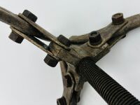ROLLS-ROYCE HUB REMOVAL TOOLS: A rare set of three tools to suit small horsepower Rolls-Royce models [Location: Sydney] - 5