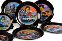 PETER BROCK: A decorative dinner plate set, each plate featuring the Peter Brock Bathurst wins, consists of 10 plates of differing sizes - 4