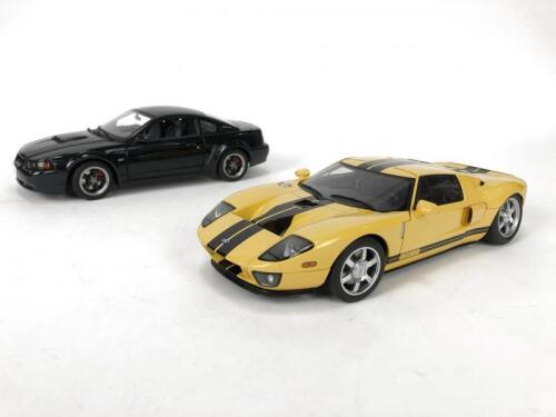 FORD: Pair of 1:18 scale Ford cards produced by AutoArt. (NB description)