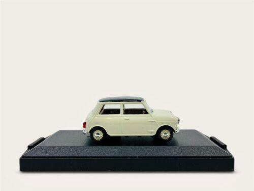 AUSTIN COOPER S: A 1:43 scale model by Vitesse of the Austin Cooper S with original packaging [Location: Sydney]