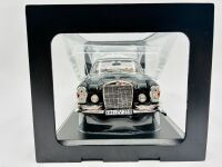 MERCEDES-BENZ: A 1:18 scale Mercedes-Benz 280SE by Norev with original packaging [Location: Sydney] - 8