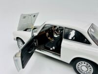 ALFA ROMEO 1750 GTV: A 1:18 scale Alfa Romeo 1750 GTV by Autoart with original packaging [Location: Sydney] - 4