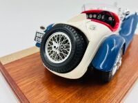 ALFA ROMEO 8C 2300 SPIDER: A 1:18 scale Alfa Romeo 2300 Spider by Bburago with original packaging [Location: Sydney] - 8