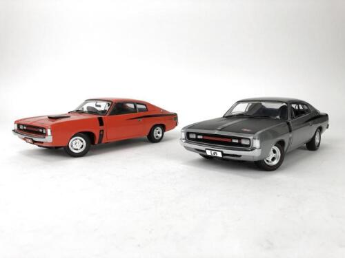 CHRYSLER: Pair of 1:18 scale Chrysler Valiant Charger cars produced by Classic Carlectables. (NB description)