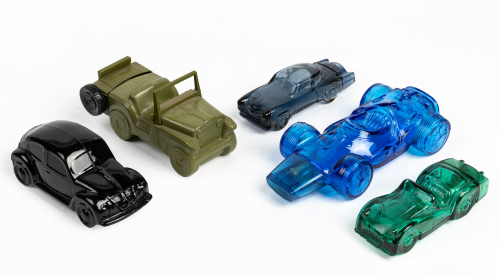 PERFUME BOTTLES: A group of five perfume glass classic car bottles, mostly Avon, all approx. 13-19cm long