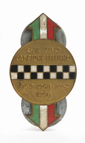 GRAN TURISMO: A badge commemorating the Fiat-Abarth championships in 1956, 1957, 1958 & 1959 in the G.T 750 competition in Italy, 6cm high, 3.5cm wide