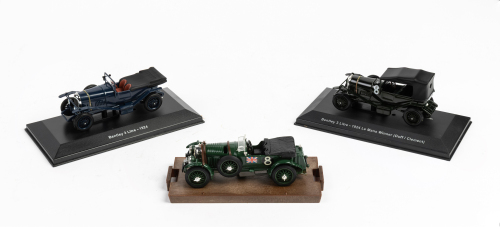BENTLEY: Three Bentley 1:43 scale models in perspex cases