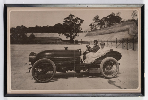 NAPIER: Two photographs of the Napier L48 'Samson' built by Australian Bob Chamberlain, includes on b/w photo, 27cm high, 43cm wide and one colour photo, 38cm high, 49cm wide