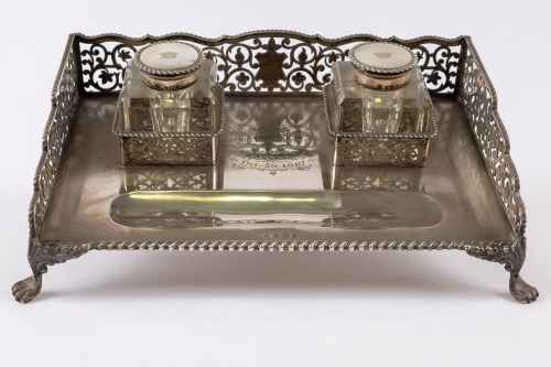 EARL HOWE: A fine antique Edwardian Sterling Silver gentleman's desk stand with ink well [Location: Perth]