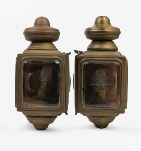 SIDE LAMPS: Two brass side lamps, tow clear lenses (each with one with etched glass lens) and one small red lens, 24cm high