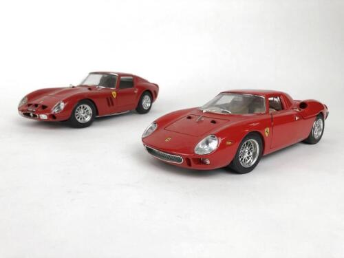 FERRARI: Pair of 1:18 scale Ferrari cars produced by Bburago (NB description)