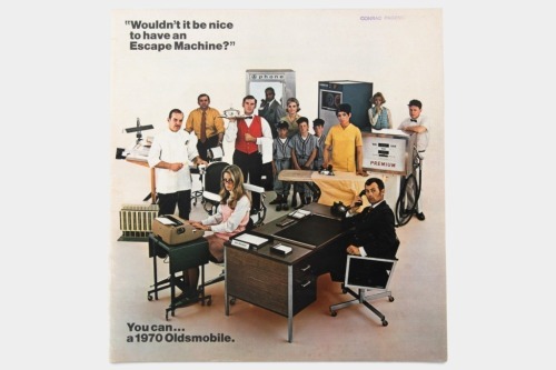 OLDSMOBILE: A 1970 Oldsmobile full sales brochure, complete 48 pages