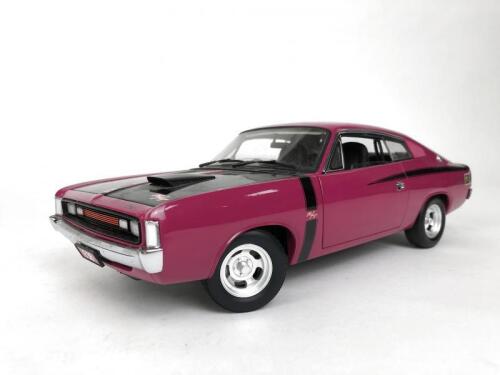 CHRYSLER: 1:18 scale Chrysler Valiant Charger R/T produced by Classic Carlectables. (NB description)