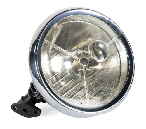 224 · LUCAS HEADLAMP: A Lucas P80DB headlamp 'bullseye' type, would suit vintage R-R or Bentley, complete with mounting bracket [Location: Melbourne]