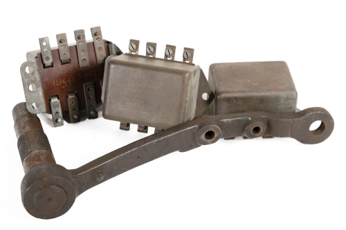 251 · ROLLS-ROYCE: A R-R steering arm to suit model N or K together with three Lucas DB10 flasher units [Location: Melbourne]