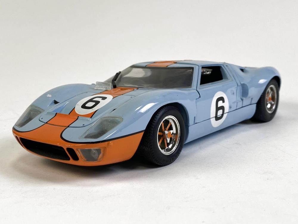 FORD: 1:18 scale Ford GT 40 produced by Jouef Evolution. (NB ...