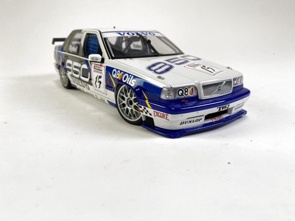 VOLVO: 1:18 scale Rydell Volvo 850 produced by AutoArt. (NB description) -  Price Estimate: $ - $