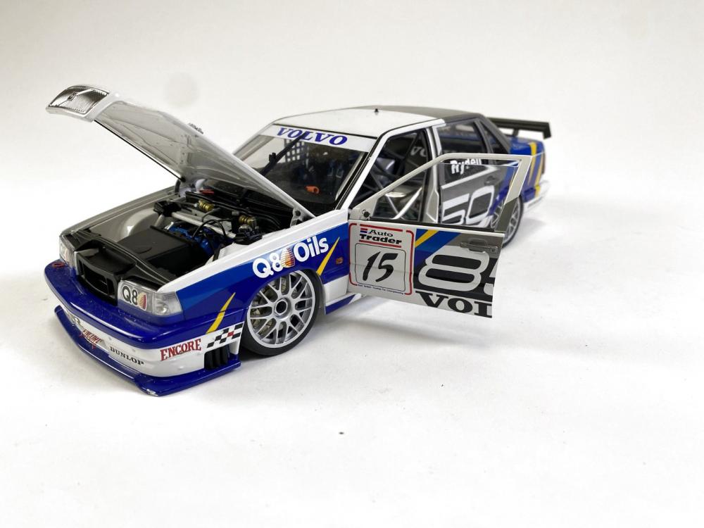 VOLVO: 1:18 scale Rydell Volvo 850 produced by AutoArt. (NB description) -  Price Estimate: $ - $