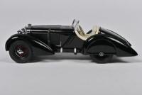 MERCEDES-BENZ: A CMC 1932 Mercedes SSK Trossi in 1:24 scale (Item NO. M-001). White interior - 2