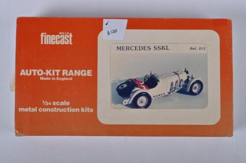 MERCEDES-BENZ: A Wills finecast 1:24 scale Mercedes-Benz SSKL car metal kit