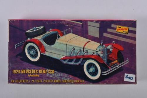 MERCEDES-BENZ: A Lindberg 1929 Mercedes Benz SSK Sports Roadster plastic model construction kit