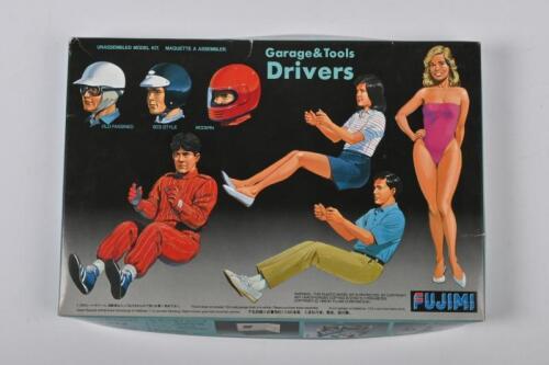 FUJIMI DRIVERS: A Fujimi 1:24 scale Garage & Tools 'Drivers' plastic model set