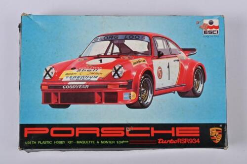 PORSCHE: A Esci 1:24 scale Porsche turbo RSR 934 plastic model kit