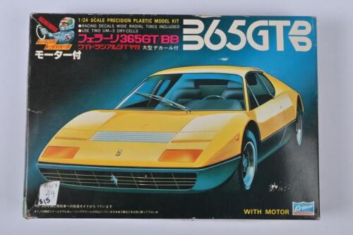 FERRARI: A Crown 1:24 scale Ferrari 365GTB plastic model kit