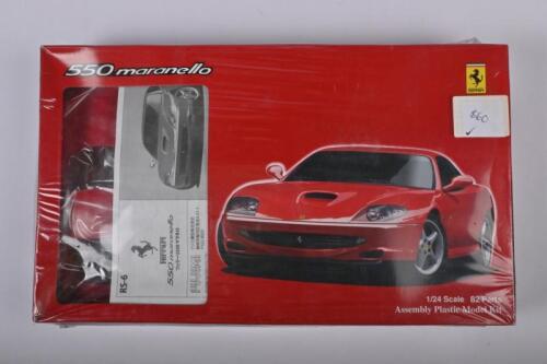 FERRARI: A Fujimi 1:24 scale Ferrari 550 Maranello plastic model kit