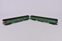 RIVAROSSI: Two Rivarossi Crescent Limited Pullman coaches with 6-wheel bogies, unboxed