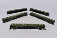 RIVAROSSI: Five Rivarossi Northern Pacific coaches, including 2 panorama coaches, unboxed - 2