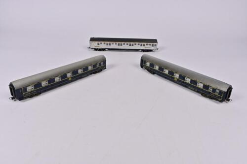 RIVAROSSI: Three Rivarossi 'International Blue Lit Coaches', includes silver sleep car, unboxed